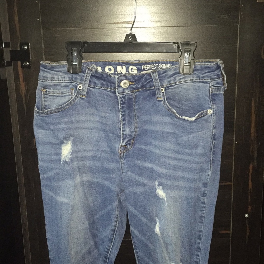 Light Wash Ripped Jeans